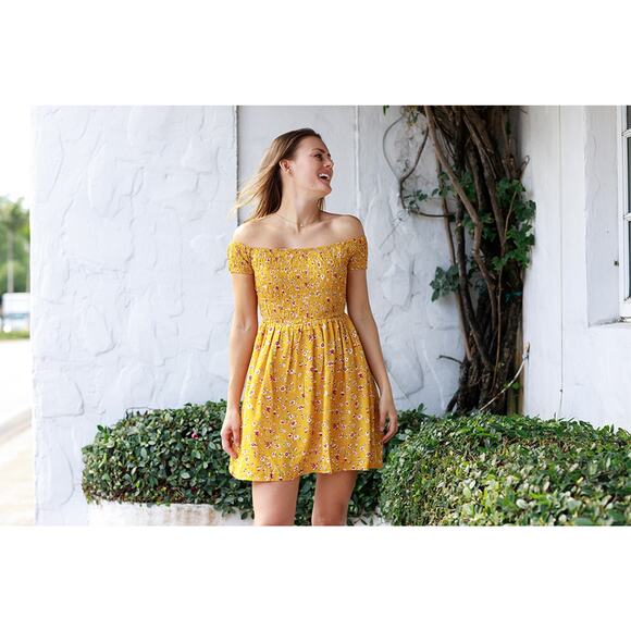 NWT Mustard Yellow Smocked Floral Babydoll Dress - Medium - Picture 1 of 5